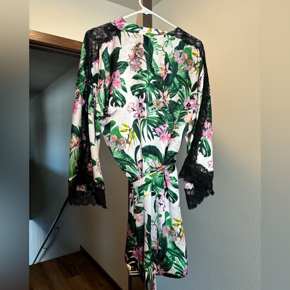Victoria’s Secret Robe Kimono Sleepwear Lingerie XS/S Tropical Luxe - Picture 5 of 7